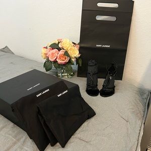 Yves Saint Laurent Cassandra Heels Black Size 34+ USA size 4.5